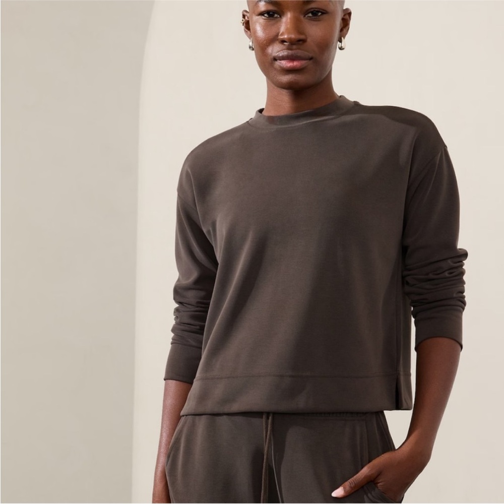 NWT Athleta Seasoft Crewneck Sweatshirt Dark Brown Truffle Size XXS